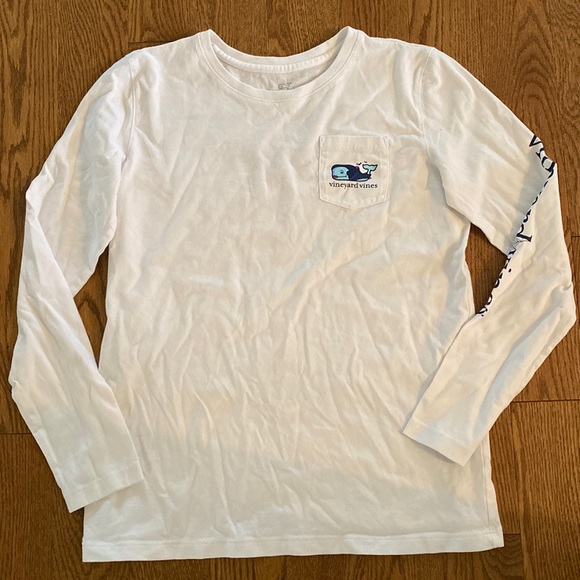 Vineyard Vines long sleeve tee 🎃👻 - Picture 2 of 4